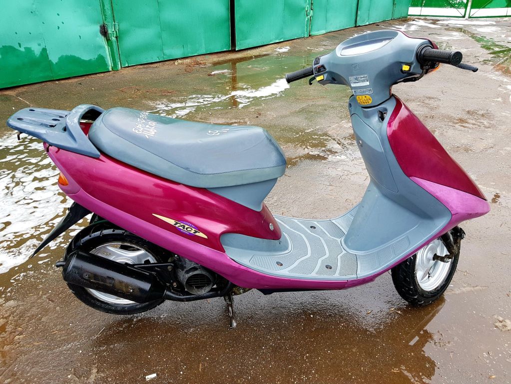 Скутер 7. Хонда такт 50. Honda Tact af 05. Хонда такт с корзиной. Honda Tact с корзинкой.